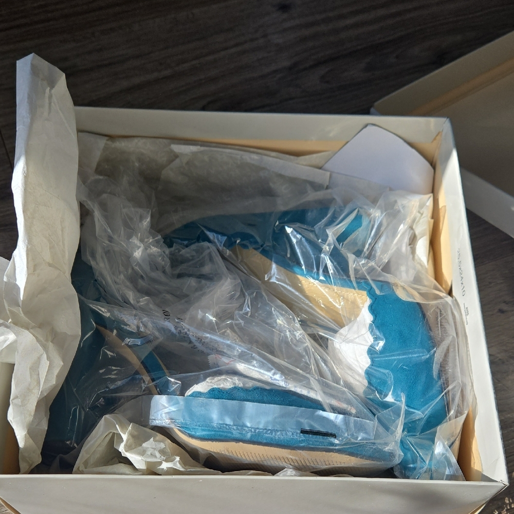Marc Fisher Blue Heels